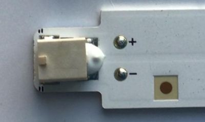 KIT DE LED'S PARA TV SAMSUNG ( 3 PZ ) / NUMERO DE PARTE HRS-H535-0430000-0310-3030-12.5-N-V11 / 75.2ML16G001 / L6+L8 C8 V30 W3 21 47 / 17616 / PANEL CY-BA043HGER1 / MODELO UE43AU7172U - Imagen 2